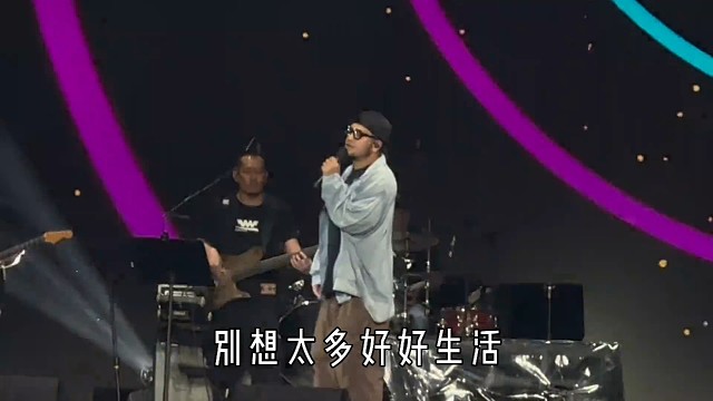 不要为了无法掌控的事情烦恼，活的轻松自由一些吧