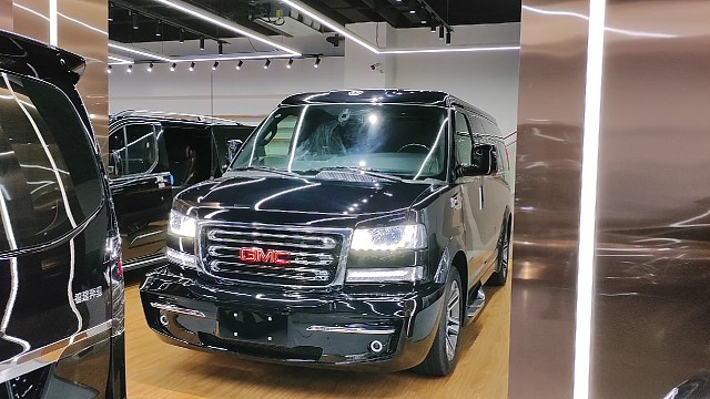 这才是最顶级的保姆车，全新2023款GMCSAN瓦NA770碳纤维平顶顶级保姆车，这是一台美国进口的