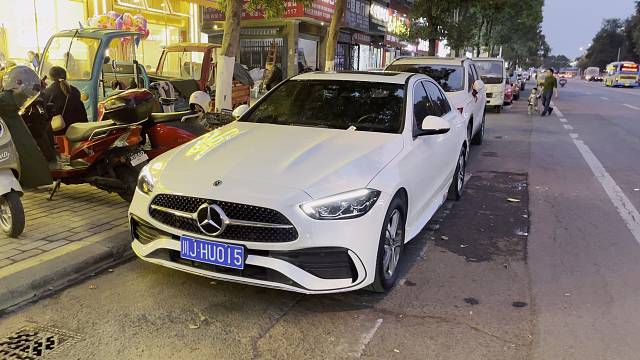 有梦想，勿辜负，人生选C不迷路，S级同款内饰，尽显豪华，新款奔驰C200L运动版