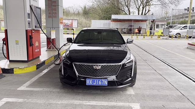 尊崇有型，悦己由心，为追求不凡者的非凡驾驭，让驾驶成为一种享受，精油推背很滑溜，因为我开CT6