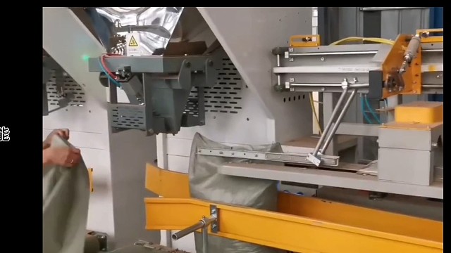 山东码垛机 设备生产厂家您的品牌全自动高位码垛机械手饲料码垛，码垛饲料，饲料堆包机，饲料码垛机，饲料