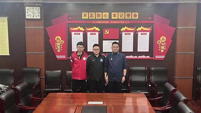 乔山泓济｜拥有更爱这个世界的能力
我们将保持开放、包容、互利、共赢、敬畏的发展理念，并保持时刻学习的