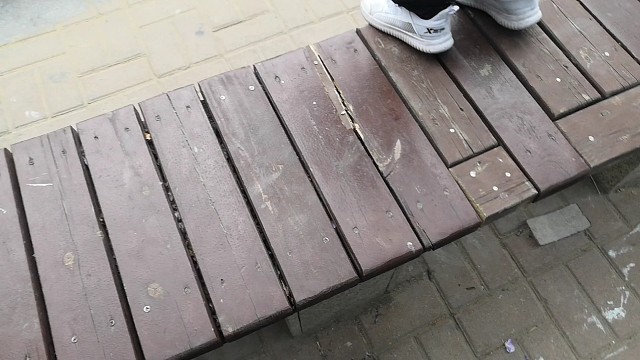 小学生哈哈大笑