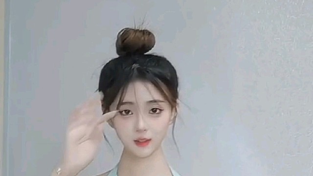 你走路看着点好不好 怎么总撞我心上