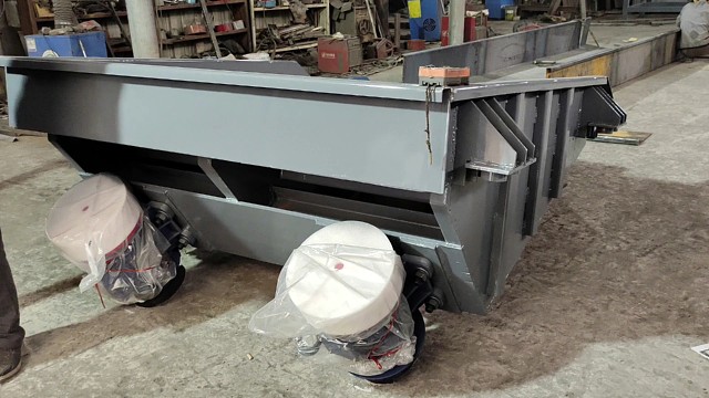 振动给料机  实现均匀送料给料的输送机