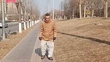 走出六亲不认步。哈哈哈