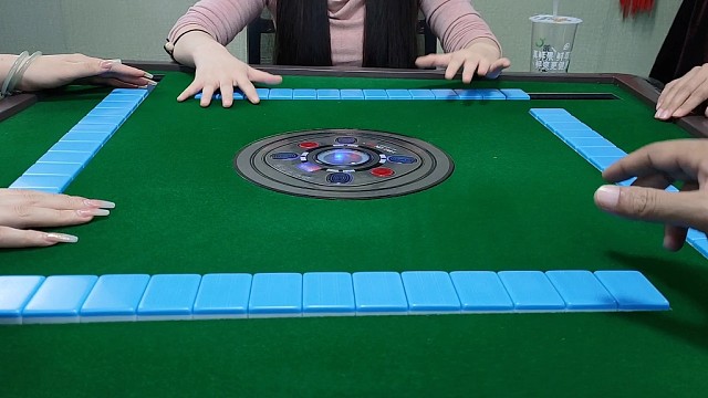 紅中麻將:輕輕松松洗三家。