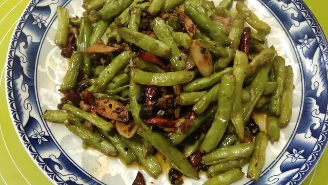 这样做的干煸四季豆，简直太好吃太下饭了