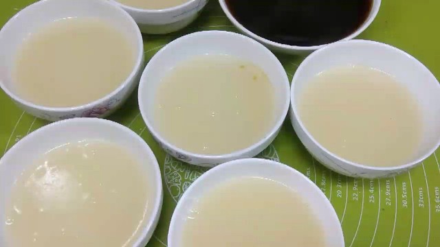 天热来一碗清凉解暑的凉糕 好吃又解暑，今天就把方法分享给大家#美食推荐官 #凉糕的制作方法