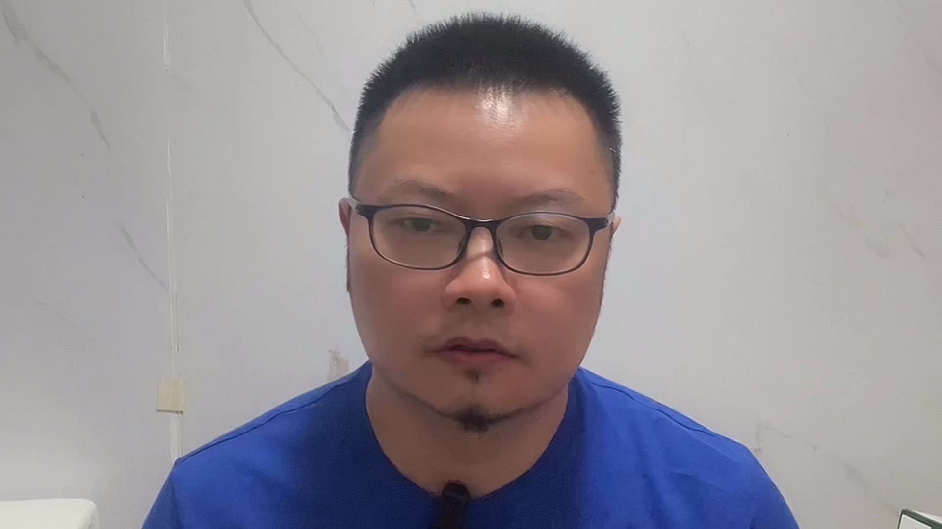 被家暴16次、挂着粪袋，她终于离婚成功！为何离婚这么难？