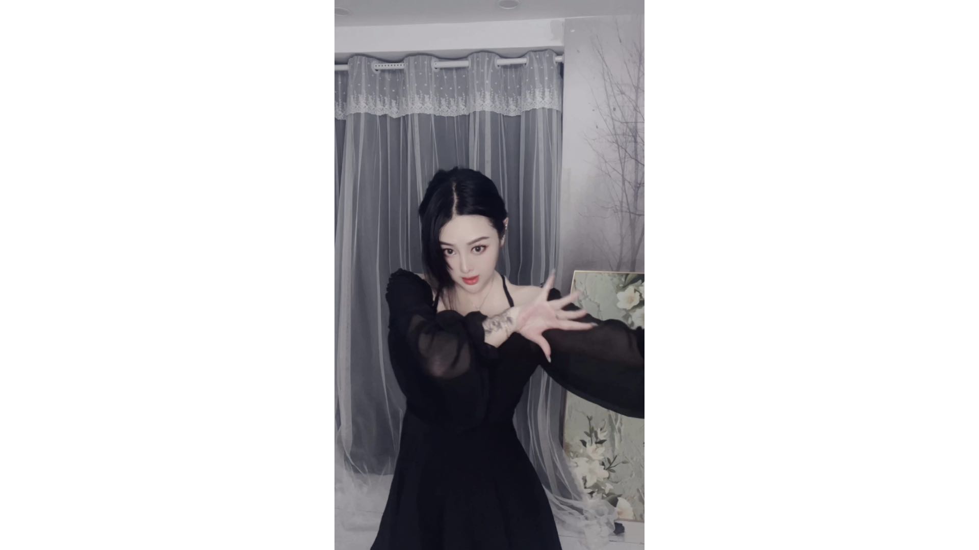 今儿个不扭了 给您老跳支舞吧