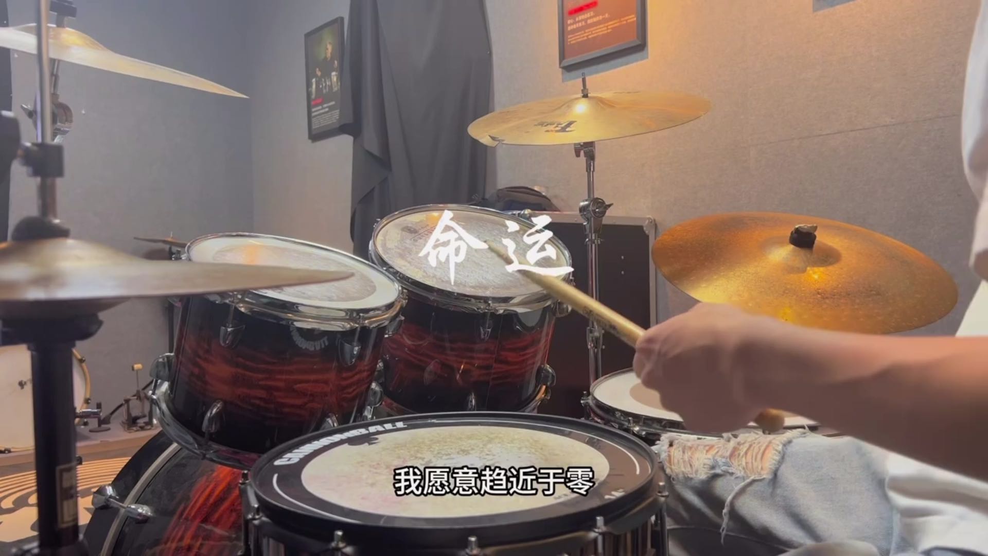 自己打伴奏很好听