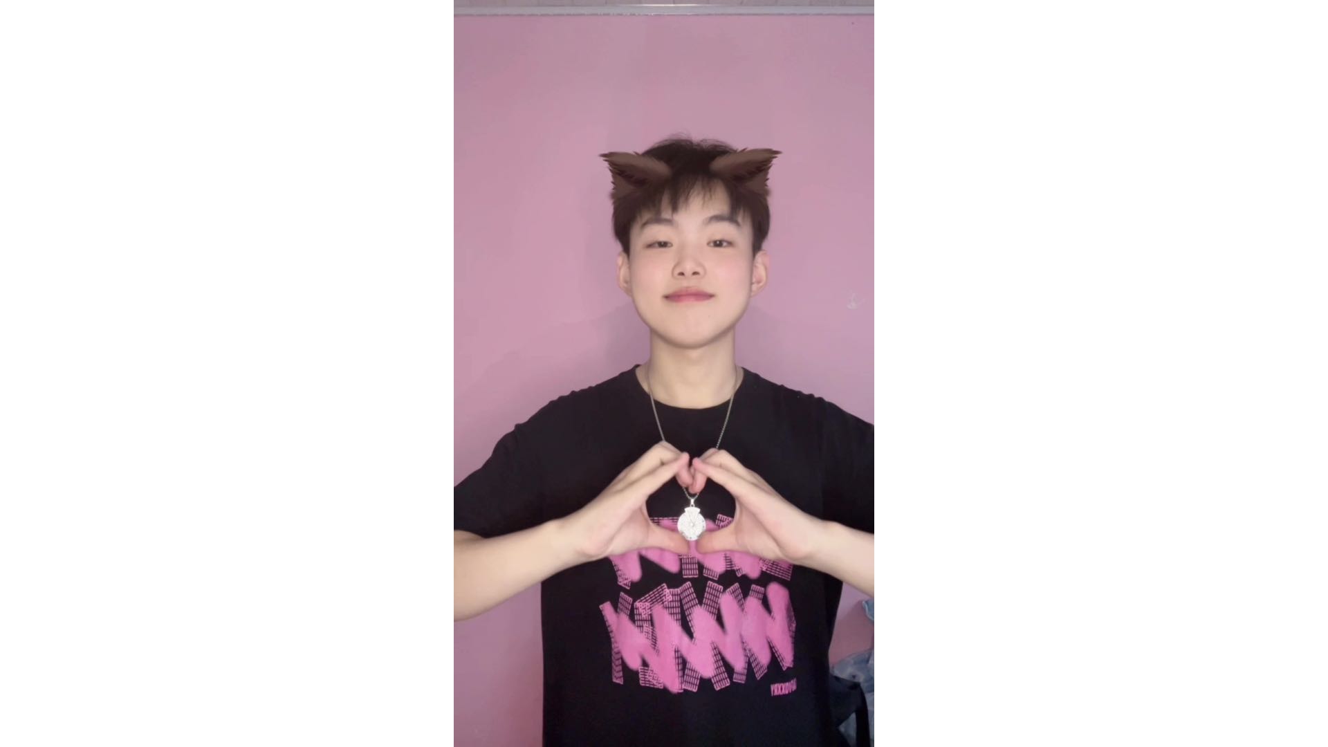 这个手势舞，女孩子跳肯定可爱