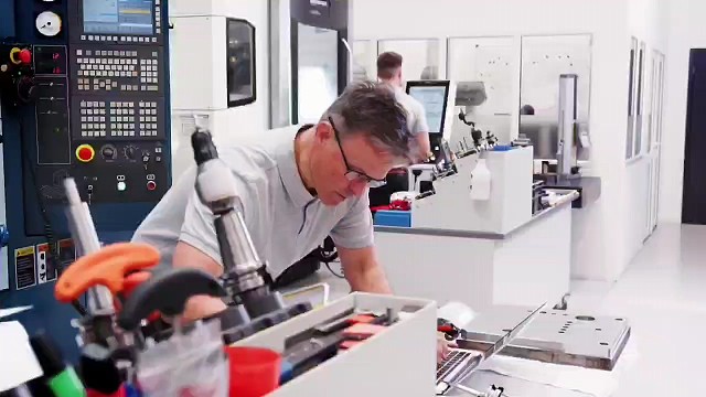 使用自定义可编辑传单模板