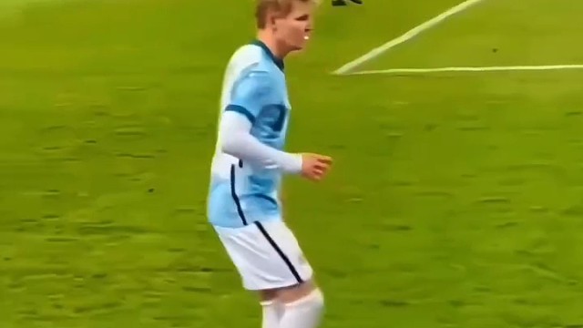 “厄德高丝滑过人” #足球