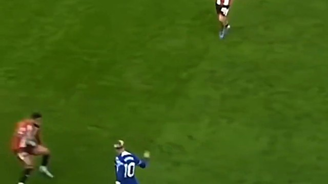 “如何形容穆德里克的射门？”# 足球