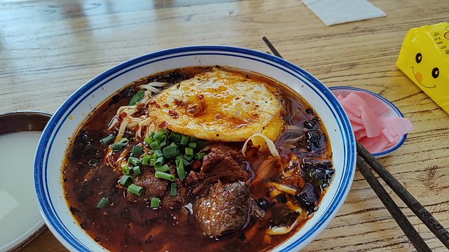 四川人的早餐从一碗面开始。