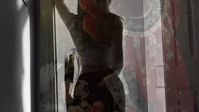 谁燃尽衣冠，谁倾尽樽前～