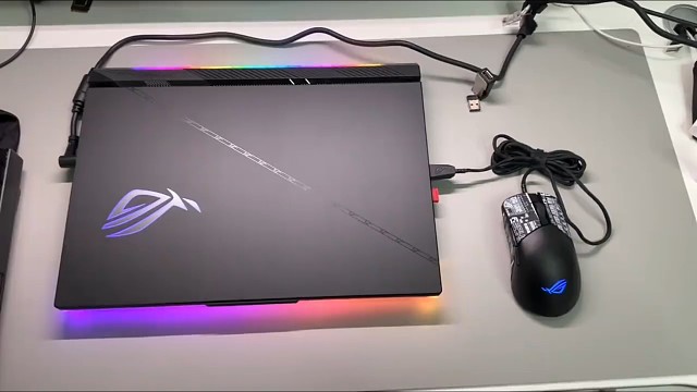 枪神8plus超竞版顶配4090显卡18寸游戏本