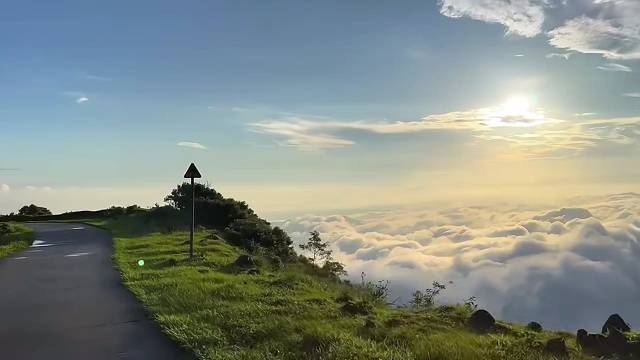 任何人和事 时间都会给我们答案
在细水长流的日子里 不说永远 只念珍惜