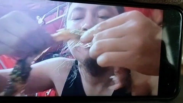 沉浸式體驗(yàn)出生吃魚