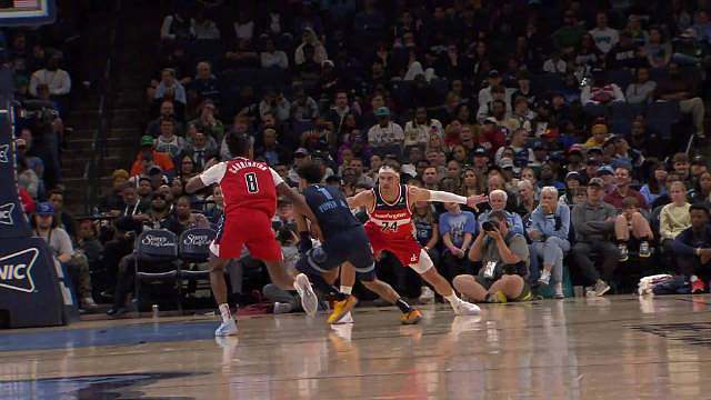 NBA常規(guī)賽，灰熊128-104主場輕取奇才。小皮蓬本場拿到11分10籃板11助攻的三雙，首次拿下三