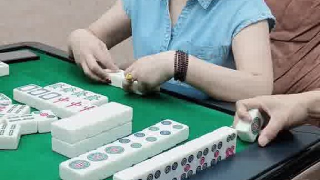 哦吼！小姐姐一不小心。猛胡杠開(kāi)了