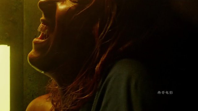 女人竟被囚禁在一個(gè)狹小的鐵箱中
