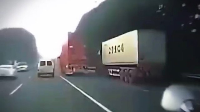 高速公路推銷三角架？