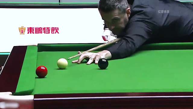五紅貼庫(kù)超亂局面，塞爾比上演極限控球，一桿制勝震撼全場(chǎng)！ (2)