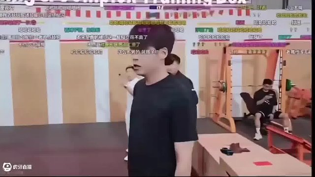 在紅旗下大喊八格牙路，全網(wǎng)第一人