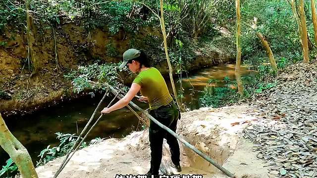在河邊搭建庇護所，安全度過24小時
