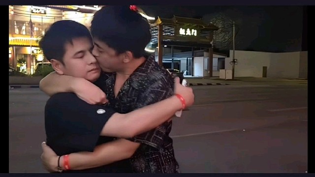 【張開朗】集夢會長和張開朗大街上親熱！