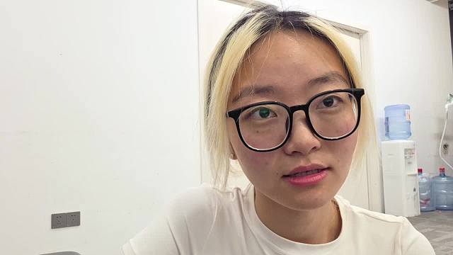 自信透露三年工資未漲內(nèi)幕