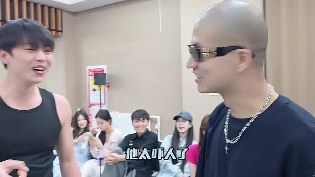 朗哥現(xiàn)場懲罰彈腦殼，場面效果超搞笑