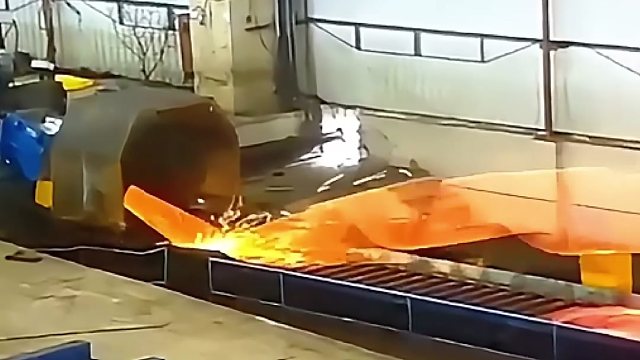 飛鋼事故中，軋鋼為什么能飛那么高？