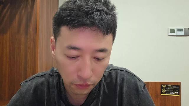回應(yīng)彈幕哥401朋友圈未點(diǎn)贊