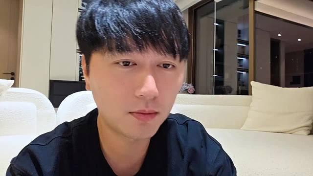 捏臉互動觀眾催官宣