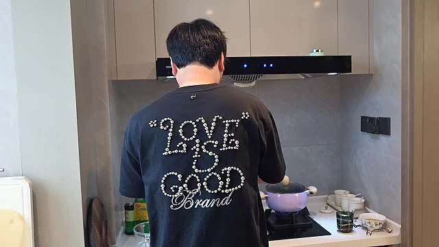 睡覺流口水多次被曝