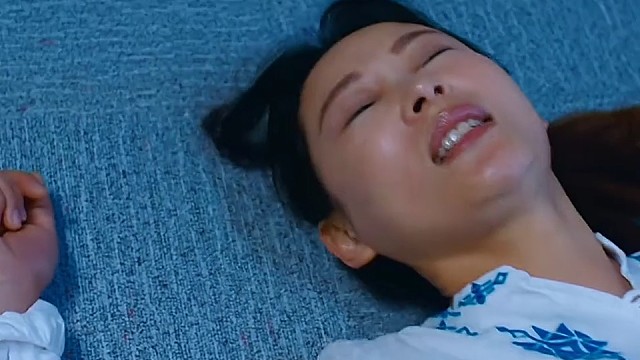男人為還賭債讓老婆身體還