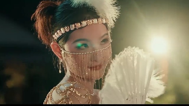 他從男孩變成了女孩，結(jié)果卻被關(guān)進男子監(jiān)獄！感想嗎？