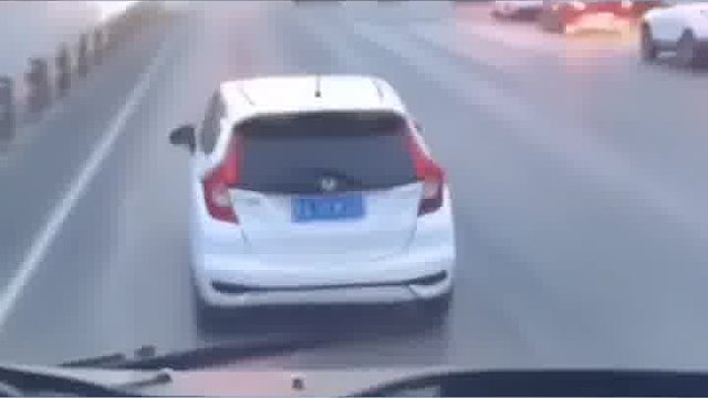 限速40路段跑38算龜速嗎