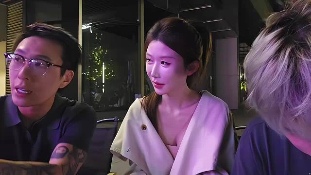 噴灑驅(qū)蚊水黑衣女奶蓋不慎曝光