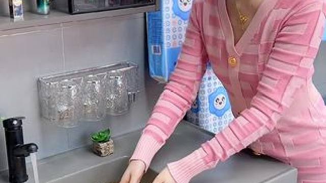 漫花的#懸掛式抽紙 ，真的是太卷了，原生木漿，四層加厚，#好用不貴經(jīng)濟實惠 ，比卷紙方便好用，#抽紙