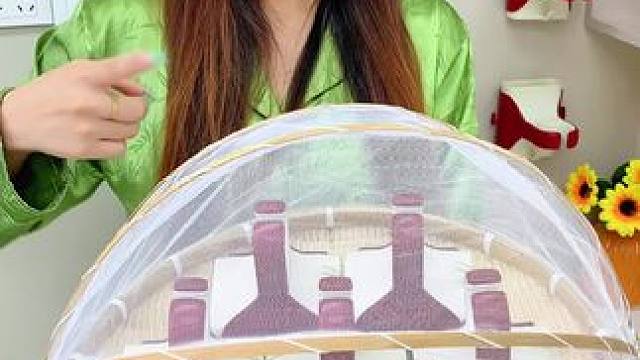 家里的吹風(fēng)機(jī)總是沒地方放，就入手了這個(gè)吹風(fēng)機(jī)架，這下終于可以解放雙手啦！#吹風(fēng)機(jī)架 #好物推薦