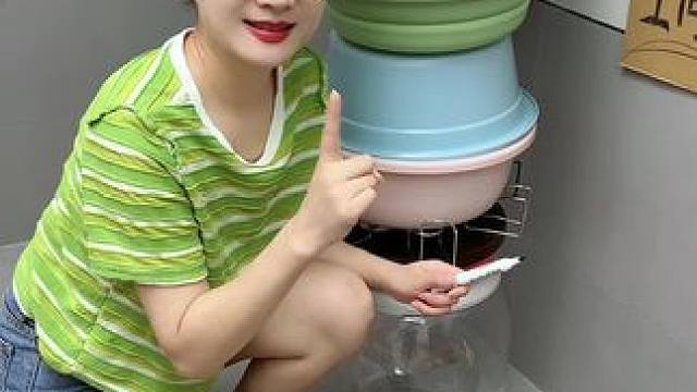 輕奢款臉盆掛鉤，吸盤式固定，方便快捷，結(jié)實(shí)牢固，一個掛鉤可同時收納多個臉盆，節(jié)省空間，打掃衛(wèi)生也方便