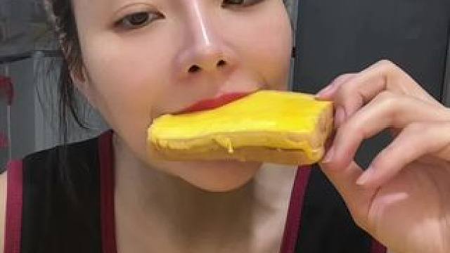 #愛就是一起吃好多好多頓飯 #這一口簡直香迷糊了 #誰懂這一口拌飯的美味 #這個冬天你也會收到巧克力