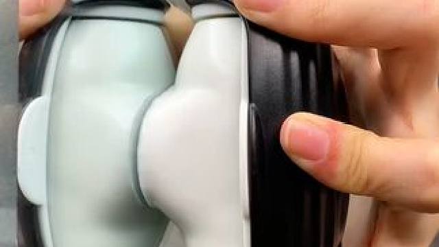 神奇的粘毛器!不僅能輕松清理頭發(fā)和貓貓狗狗掉落的毛發(fā)，水一沖就干凈能繼續(xù)用了 #粘毛神器  #養(yǎng)貓人