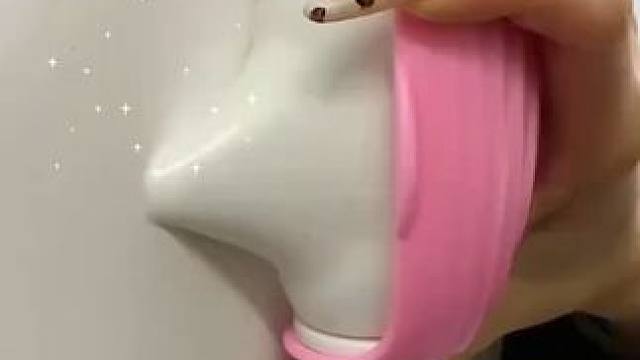 神奇的粘毛器!不僅能輕松清理頭發(fā)和貓貓狗狗掉落的毛發(fā)，水一沖就干凈能繼續(xù)用了 #粘毛神器  #養(yǎng)貓人