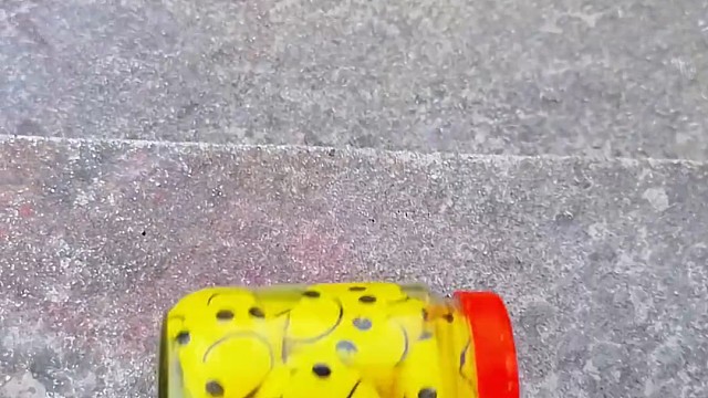 樓梯滾瓶子爆破解壓時刻